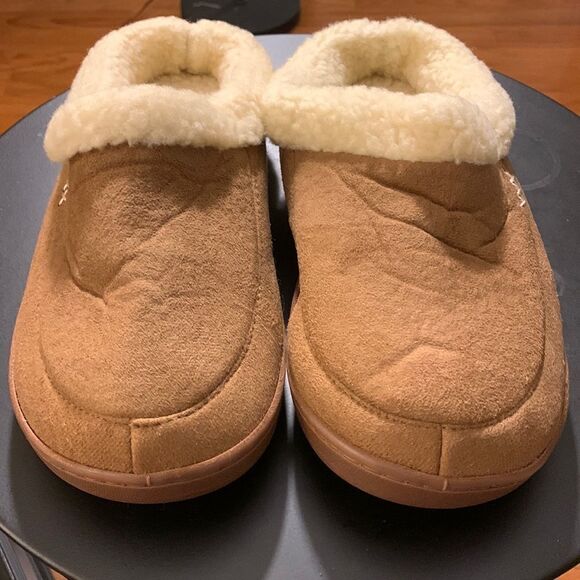 Newdenber Size 6-7 faux sheepskin slippers in tan & cream. NWOT - Picture 1 of 7